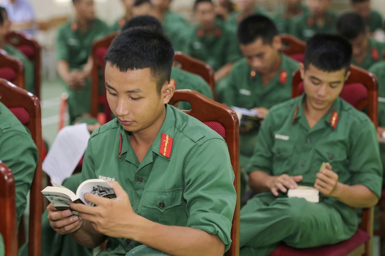 'Hành trình từ trái tim' của Trung Nguyên Legend lan tỏa tri thức và khát vọng cho hơn 30 triệu thanh niên- Ảnh 2.
